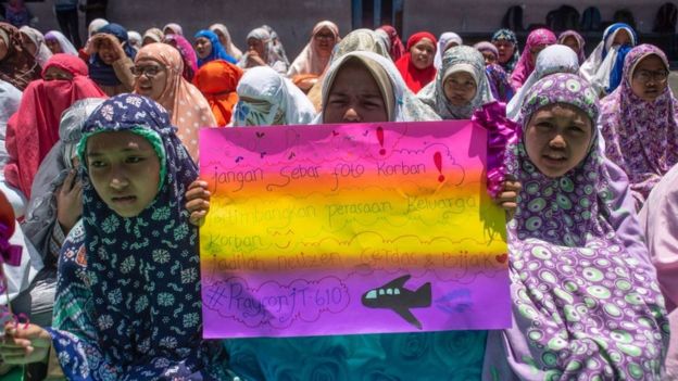 Entre los pasajeros había dos bebés y un niño pequeño, según las autoridades. JUNI KRISWANTO/GETTY IMAGES