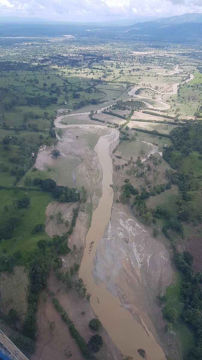 Este día se pudo llegar a la comunidad por un puente aéreo que se logró gracias a la gobernación departamental y el Ejército de Guatemala.