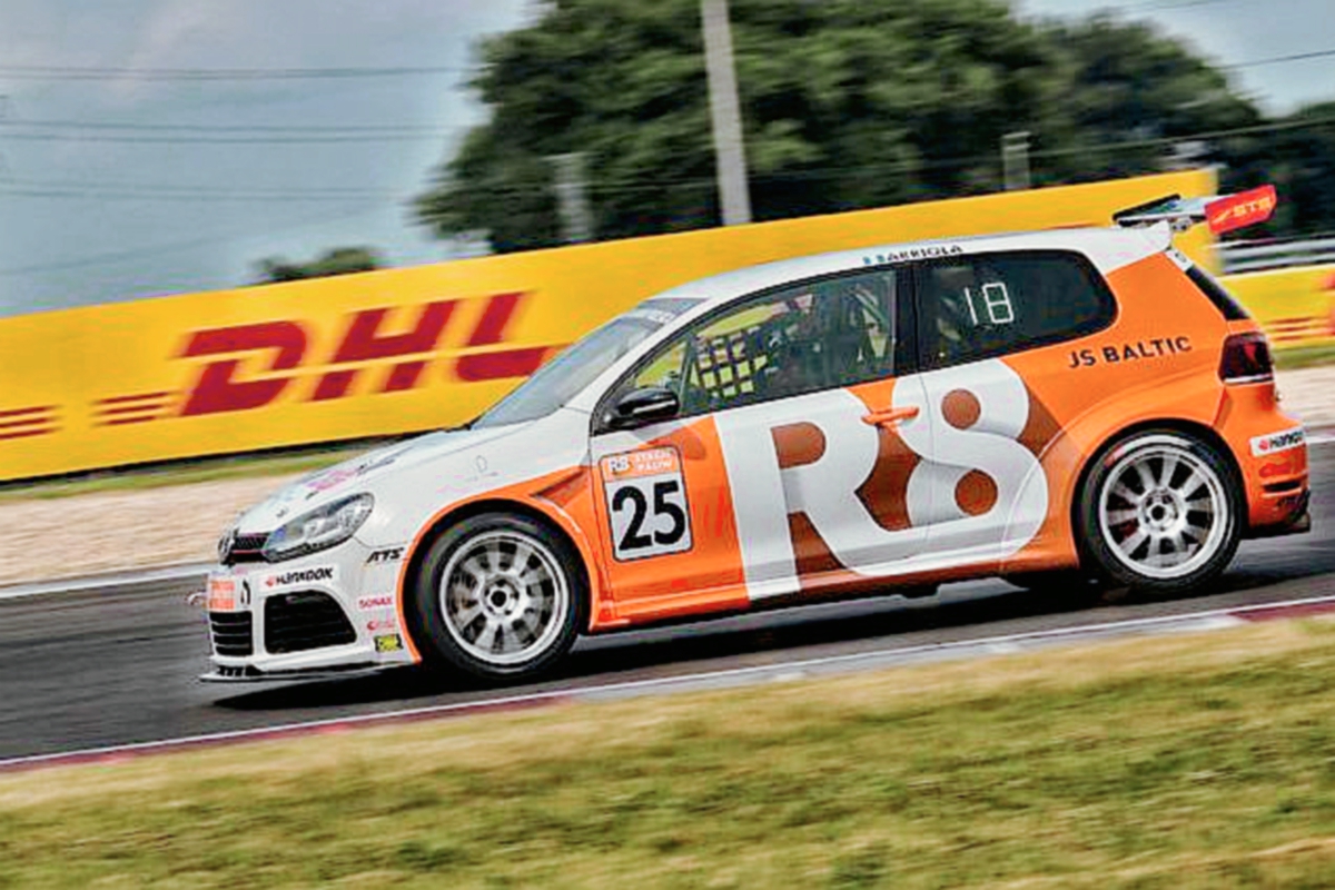 Sebastián Arriola, captado en la competencia de este sábado en Alemania. (Foto Prensa Libre: Cortesía de la Volkswagen Golf Cup)