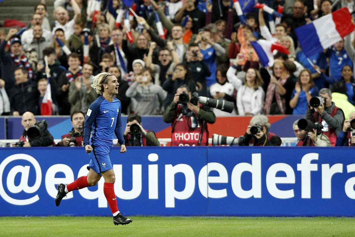 Antoine Griezmann marcó el gol que abrió el camino del triunfo ante Bielorrusia. (Foto Prensa Libre: EFE)