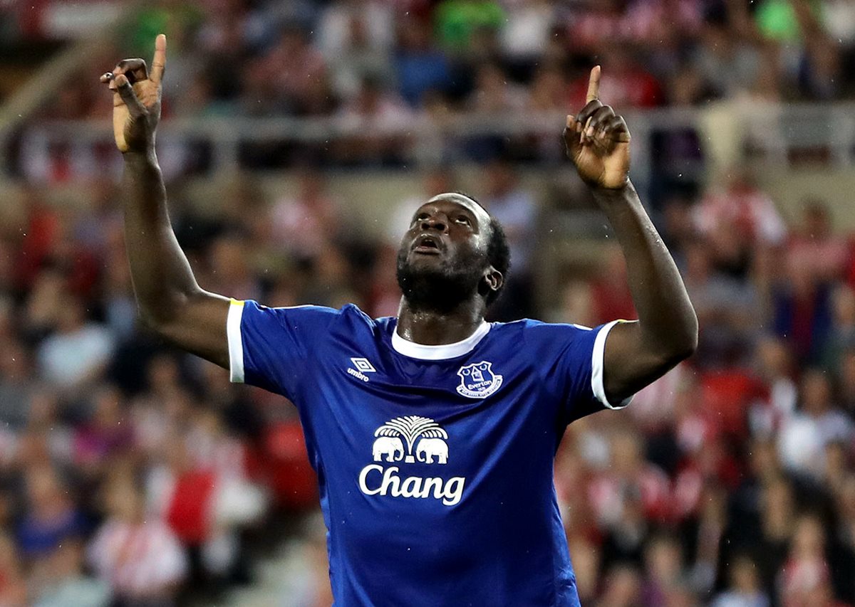 Lukaku fue el héroe de la tarde para el Everton. (Foto Prensa Libre: AP)