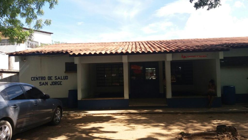 Centro de Salud de San Jorge, donde ocurrió el robo. (Foto Prensa Libre: Víctor Gómez).