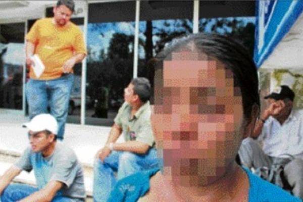 La madre de la menor atacada, de 4 años, narra, en el Hospital Regional de Cuilapa, cómo sucedió la agresión.