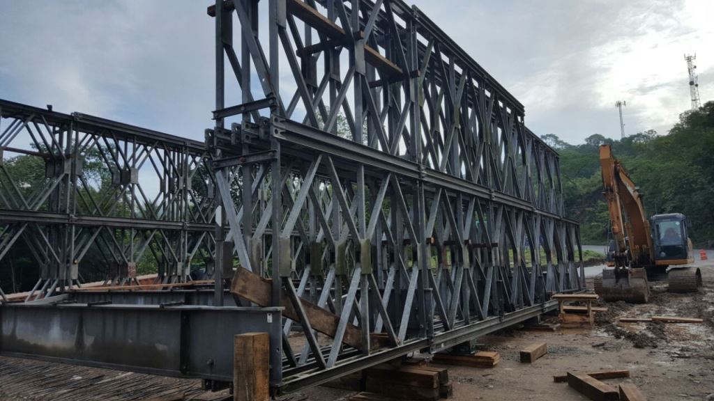 Parte de la estructura que será colocada para habilitar el paso en el km 164.5 de la ruta al Atlántico. (Foto Prensa Libre: Cortesía).