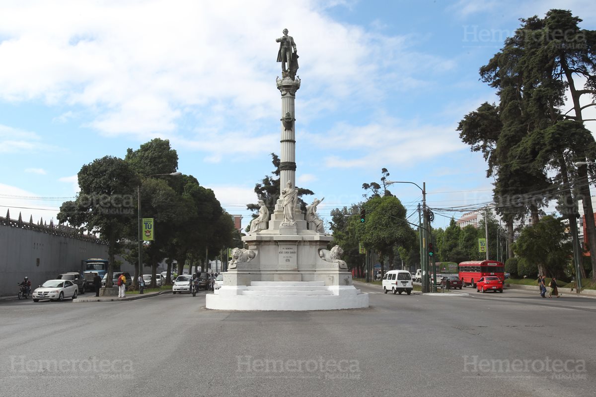 Avenida de La Reforma, monumento a García Granados. (Foto: Hemeroteca PL)