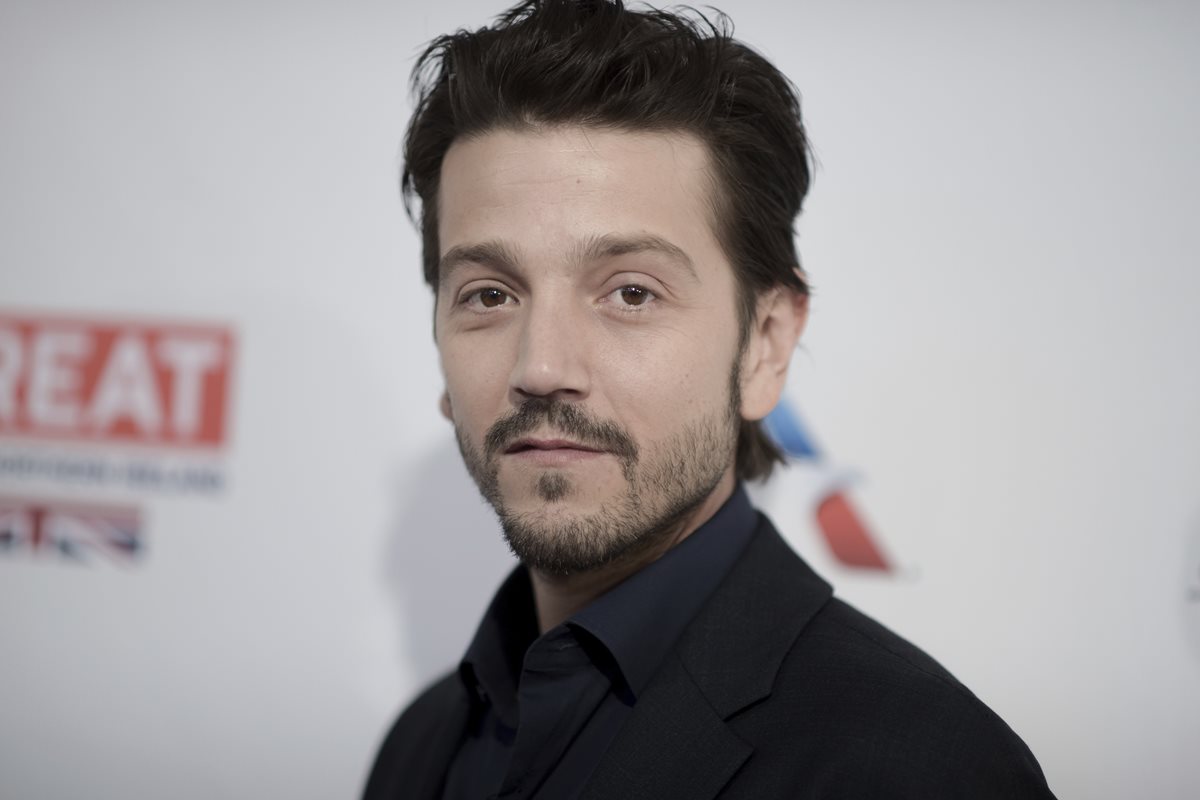 El actor mexicano Diego Luna es uno de los protagonistas de la cinta Rogue One, que se estrenó recientemente. (Foto Prensa Libre: AP).