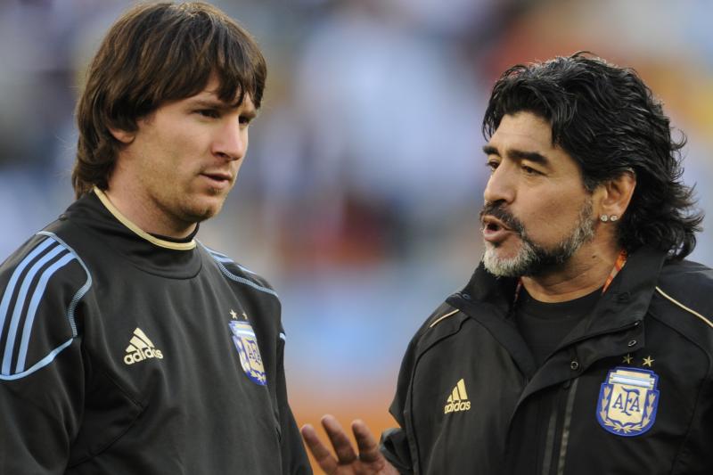 Diego Maradona dirigió a la albiceleste y a Lionel Messi en 2010. (Foto Prensa Libre: Hemeroteca PL)