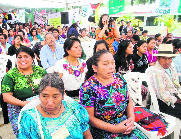 La deuda del Estado con los pueblos indígenas, en cuanto a reconocer y velar por el cumplimiento de sus derechos, se mantiene. (Foto Prensa Libre: HemerotecaPL)