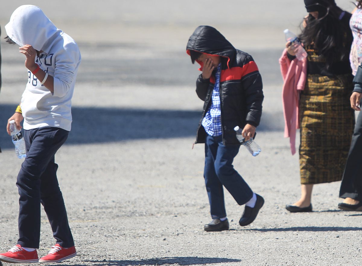 Menores guatemaltecos siguen siendo deportados desde Estados Unidos y muchos de ellos fueron separados de sus padres al cruzar la frontera de ese país. (Foto: Hemeroteca PL)