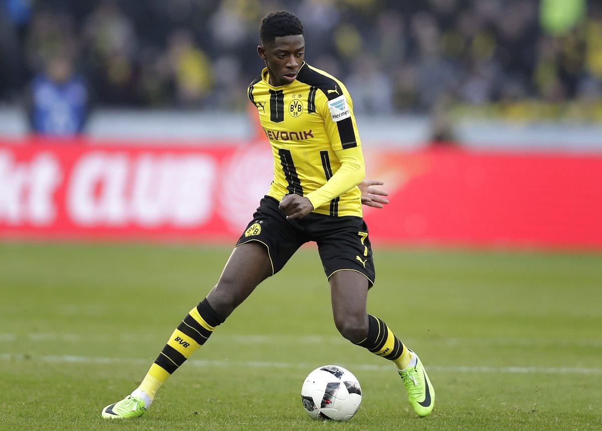 Ousmane Dembélé se negó a entrenar con el Borussia Dortmund. (Foto Prensa Libre: AP)