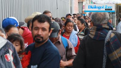 Miles de pacientes no reciben atención médica debido a los paros laborales en los hospitales.(Foto Prensa Libre: Hemeroteca PL)