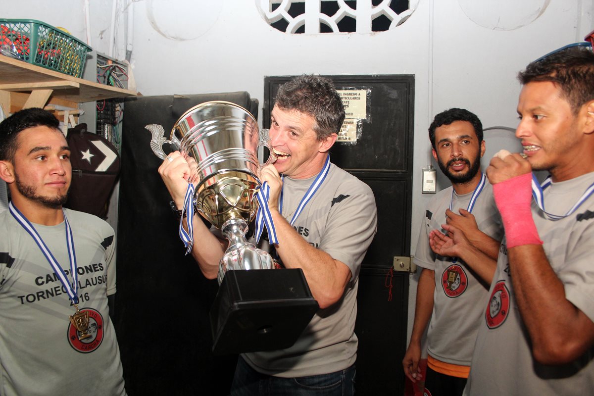 Los Peces cenizos se coronaron el domingo pasado como campeones del Clausura 2016 de la Primera División. (Foto Prensa Libre: Eduardo Sam Chun)