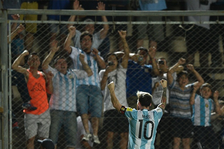 La selección argentina de Lionel Messi podría ubicarse cuarto en la clasificación a Rusia 2018. (Foto Prensa Libre: AFP)