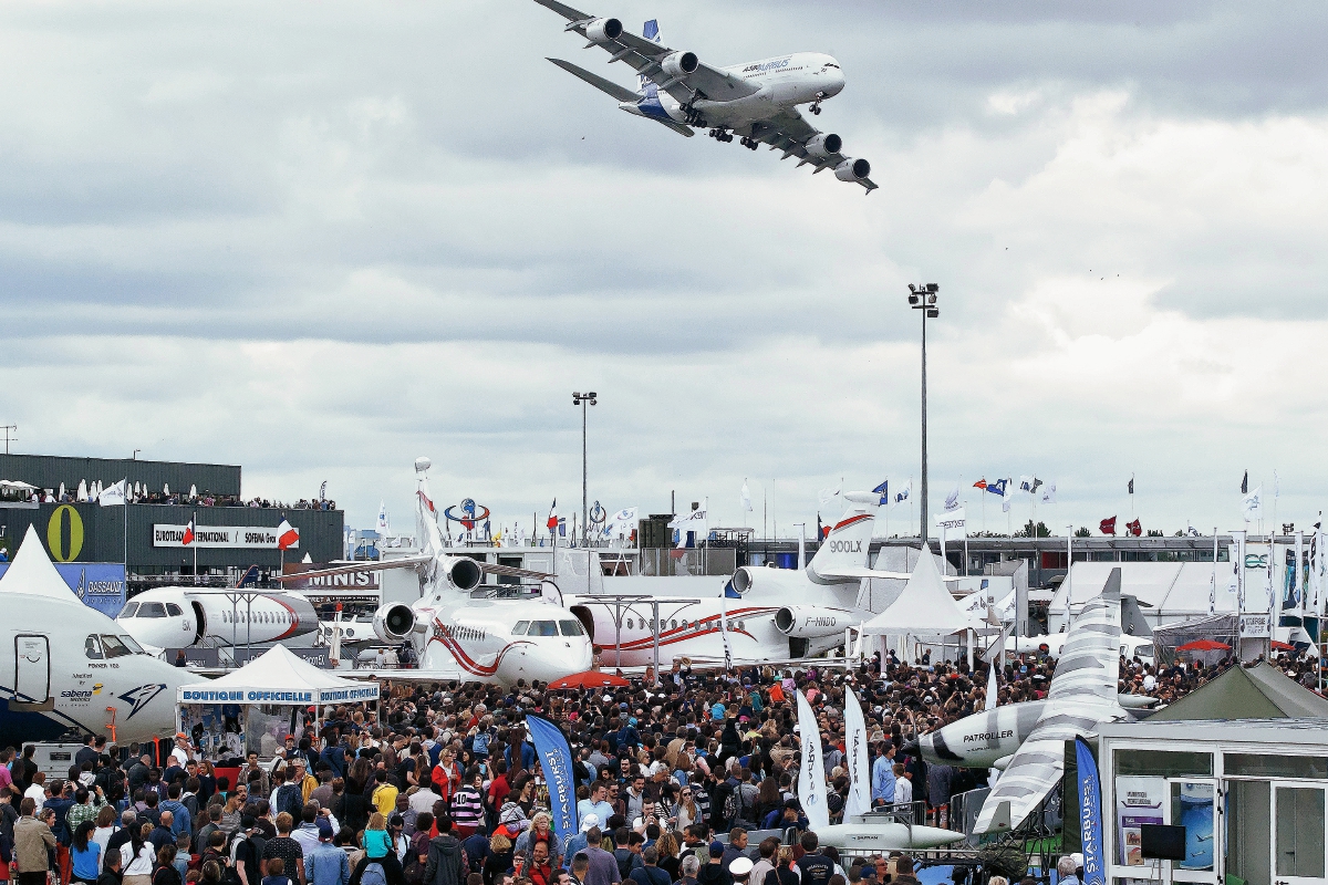 El Salón aeronáutico que cierre este domingo generó muchas visitas. (Foto Prensa Libre: AP)