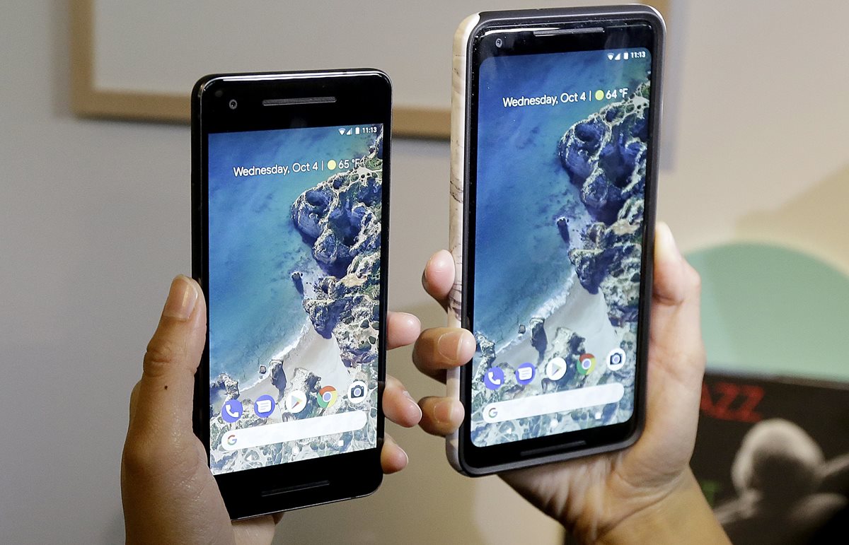 La nueva versión del teléfono de Google protagonzia las novedades de la compañía estadounidense (Foto Prensa Libre: AP).