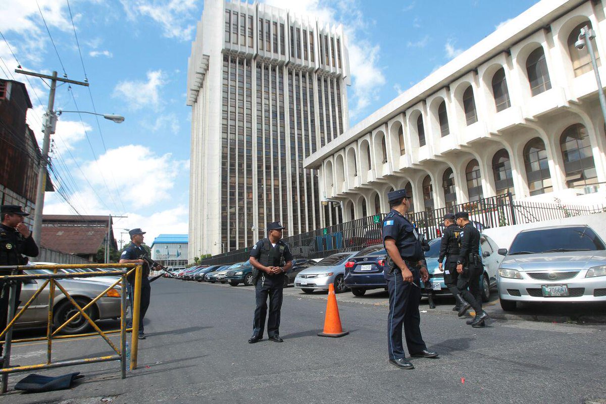 Juzgado Undécimo ordenó las capturas por la posible comisión de cinco delitos. (Foto Prensa Libre: Hemeroteca PL)