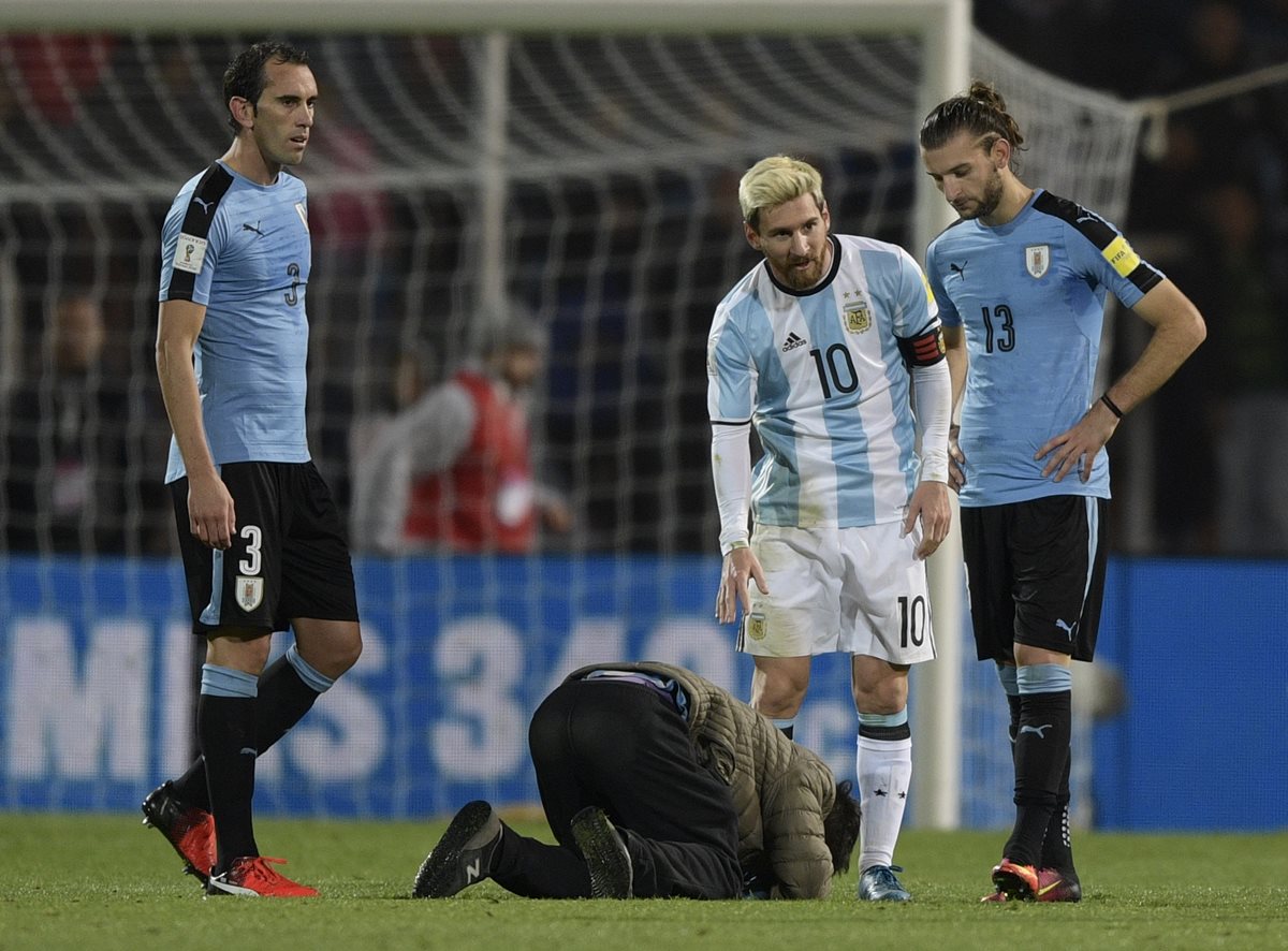 El delantero del Barcelona, Lionel Messi encabeza el listado de convocados de la selección Argentina. (Foto Prensa Libre: AFP)