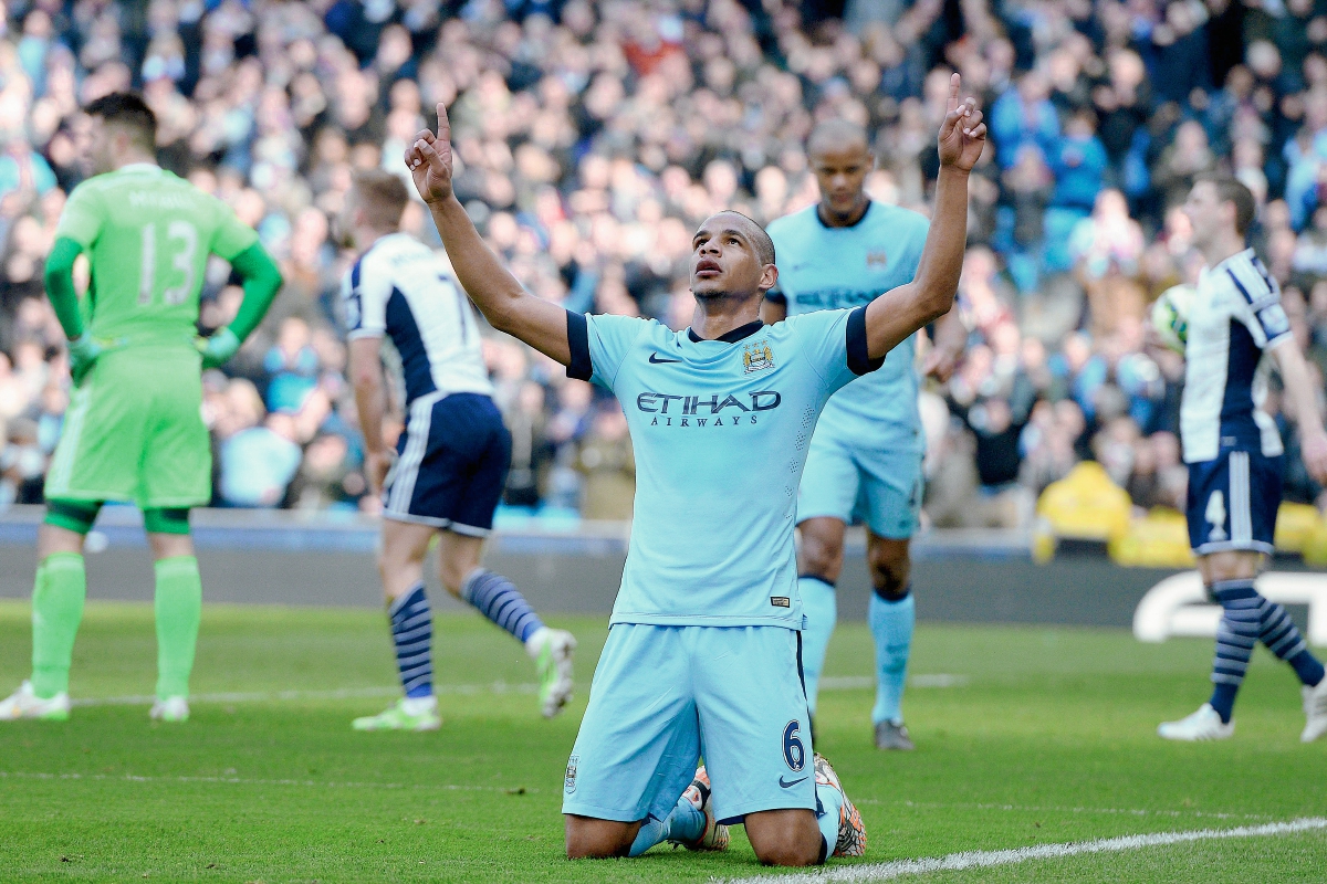 Fernando celebra el transitorio 2-0 del City este sábado. (Foto Prensa Libre:EFE)