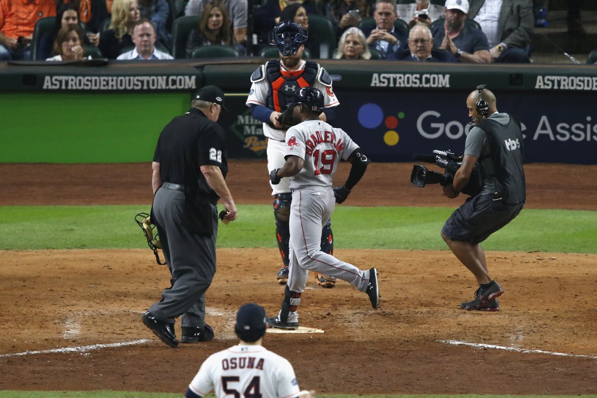 Los Medias Rojas se pusieron en ventaja en la serie por el Campeonato de la Liga Americana. (Foto Prensa Libre: AFP)