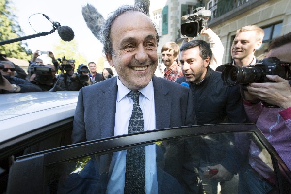 Michael Platini está suspendido de la dirigencia deportiva. (Foto Prensa Libre: AFP).
