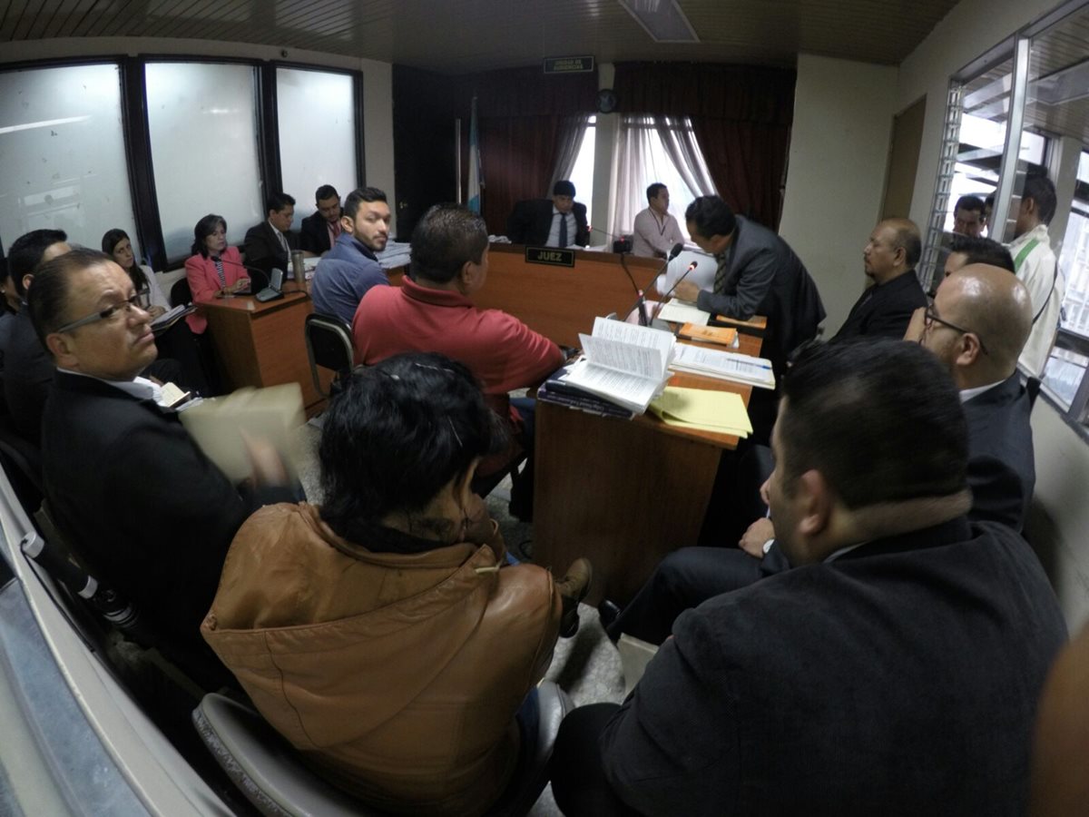 Cinco personas fueron ligadas a proceso en el caso de Plazas Fantasmas en el Congreso. (Foto Prensa Libre: Paulo Raquec)