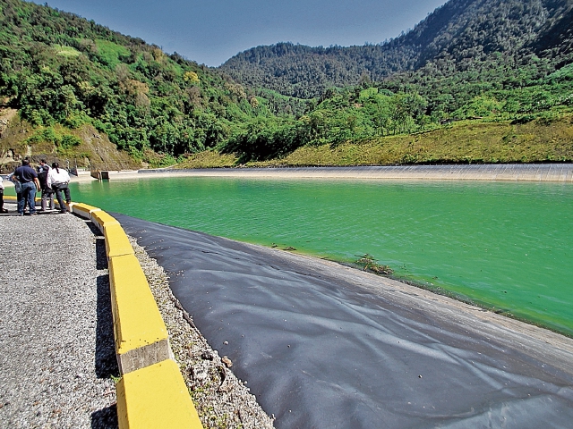 En el último año nuevas inversiones fueron lideradas por las energías renovables, telecomunicaciones y la industria automotriz. (Foto Prensa Libre: Hemeroteca)