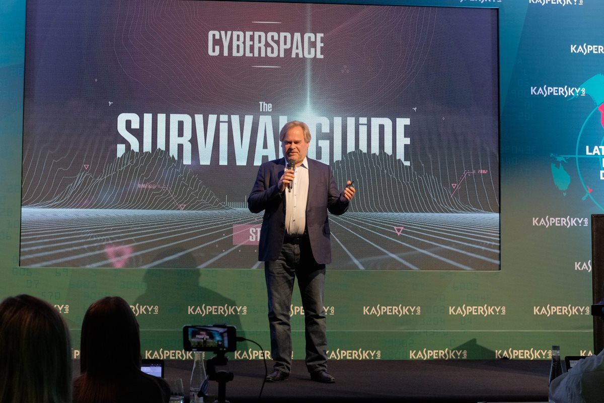 Eugene Kaspersky, CEO de Kaspersky Lab, durante la 7a. Cumbre Latinoamericana de Analistas de Seguridad (Foto Prensa Libre: J. Ochoa).