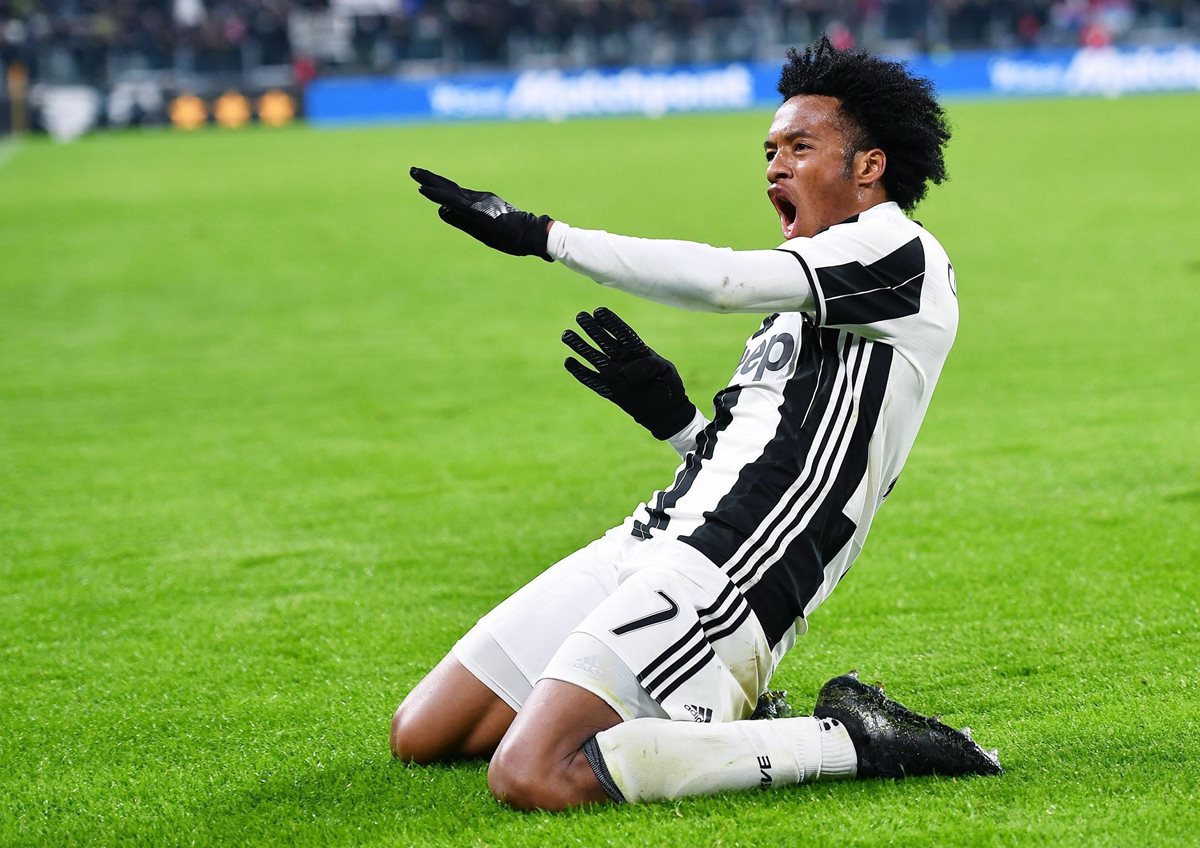 Juan Cuadrado festeja luego de la única anotación del partido contra el Inter. (Foto Prensa Libre: EFE)