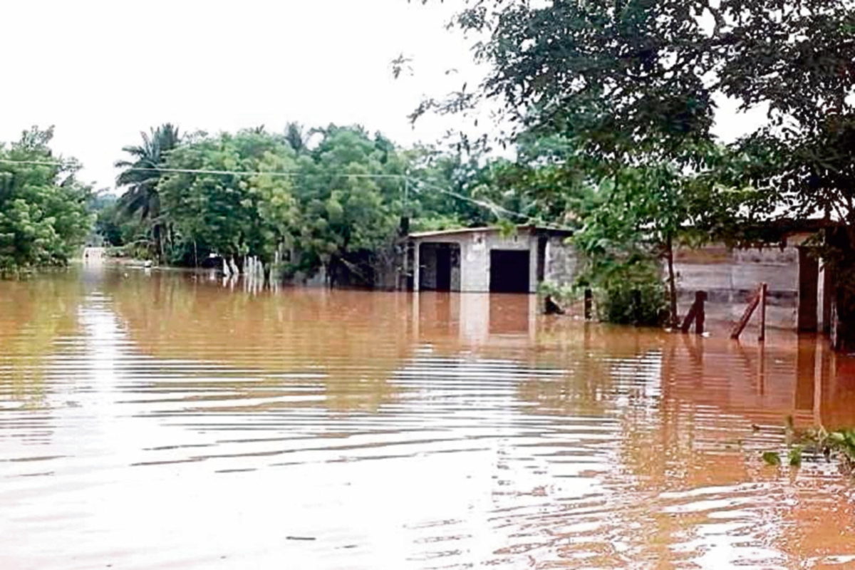 Una de  las áreas inundadas por la lluvia en Chahal, Alta Verapaz.