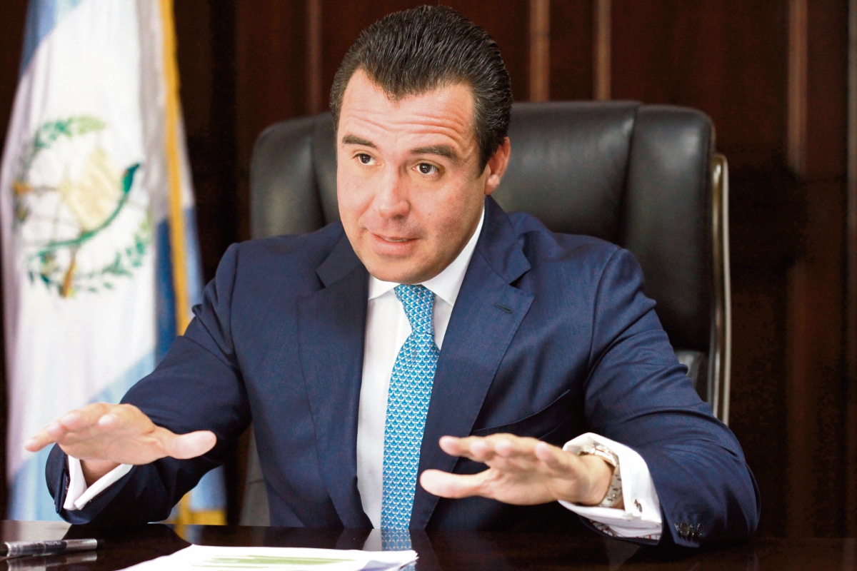 Alejandro Sinibaldi confirmó que no buscará la presidencia en las próximas elecciones. (Foto Prensa Libre: HemerotecaPL)