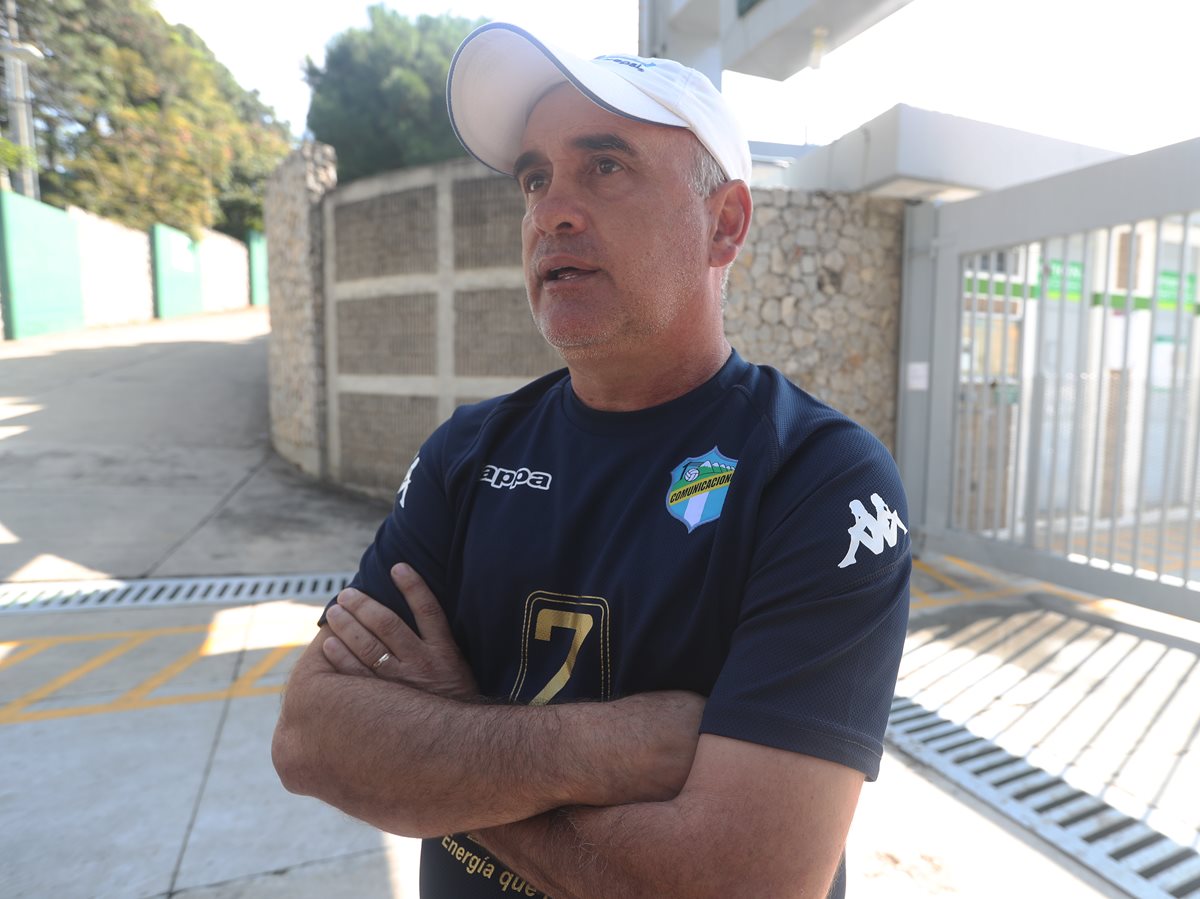 El timonel de Comunicaciones, William Coito Olivera, asegura que en el juego del domingo contra Antigua GFC ya no habrá tanta fricción como en el duelo de ida que se celebró en el estadio Pensativo (Foto Prensa Libre: Edwin Fajardo)