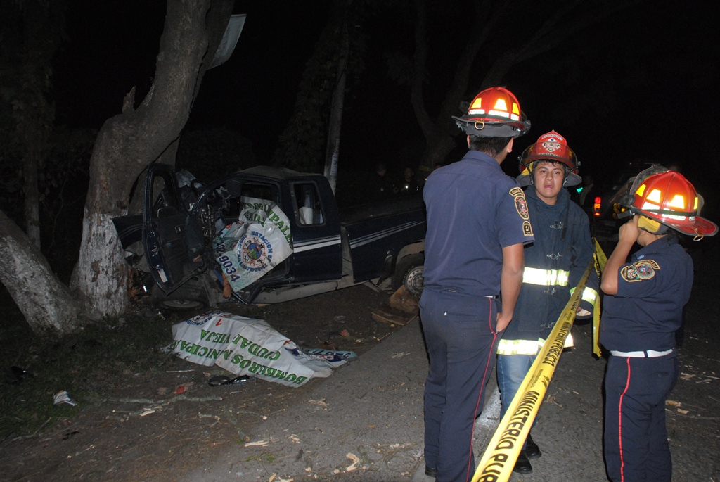 Lugar donde ocurrió el percance vial en la ruta entre Ciudad Vieja y Antigua Guatemala, Sacatepéquez. (Foto Prensa Libre: Renato Melgar)