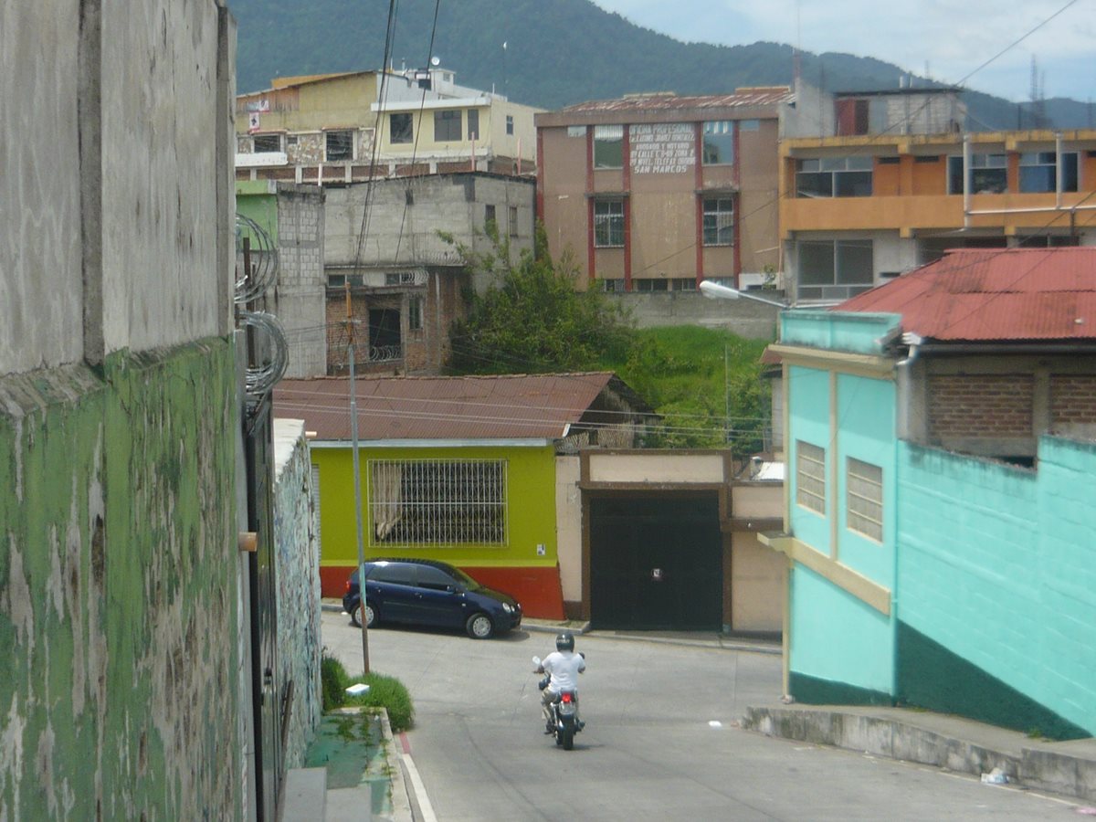 Pobladores de la cabecera de San Marcos reportan fuerte sismo. (Foto Prensa Libre: Genner Guzmán)