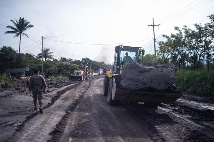 Las autoridades realizan trabajos de mitigación en la RN-14. (Foto Prensa Libre: Hemeroteca PL)