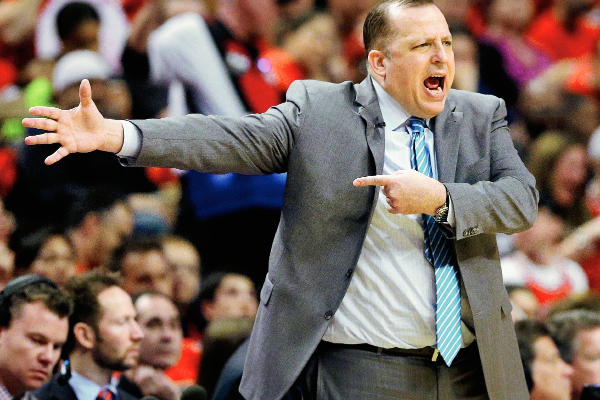 El entrenador Tom Thibodeau quedó al margen de los Bulls. (Foto Prensa Libre: AP)