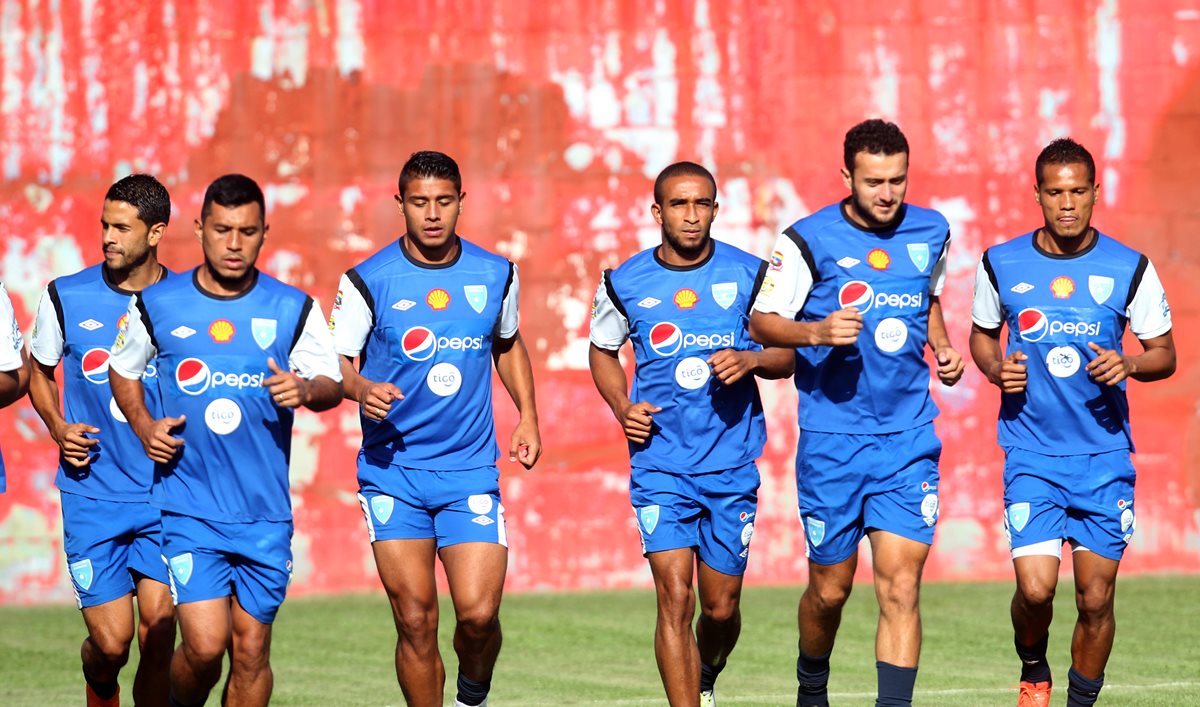 La Selección guatemalteca se entrenó en las canchas del proyecto Goal de la zona 15.(Foto Prensa Libre: Carlos Vicente)