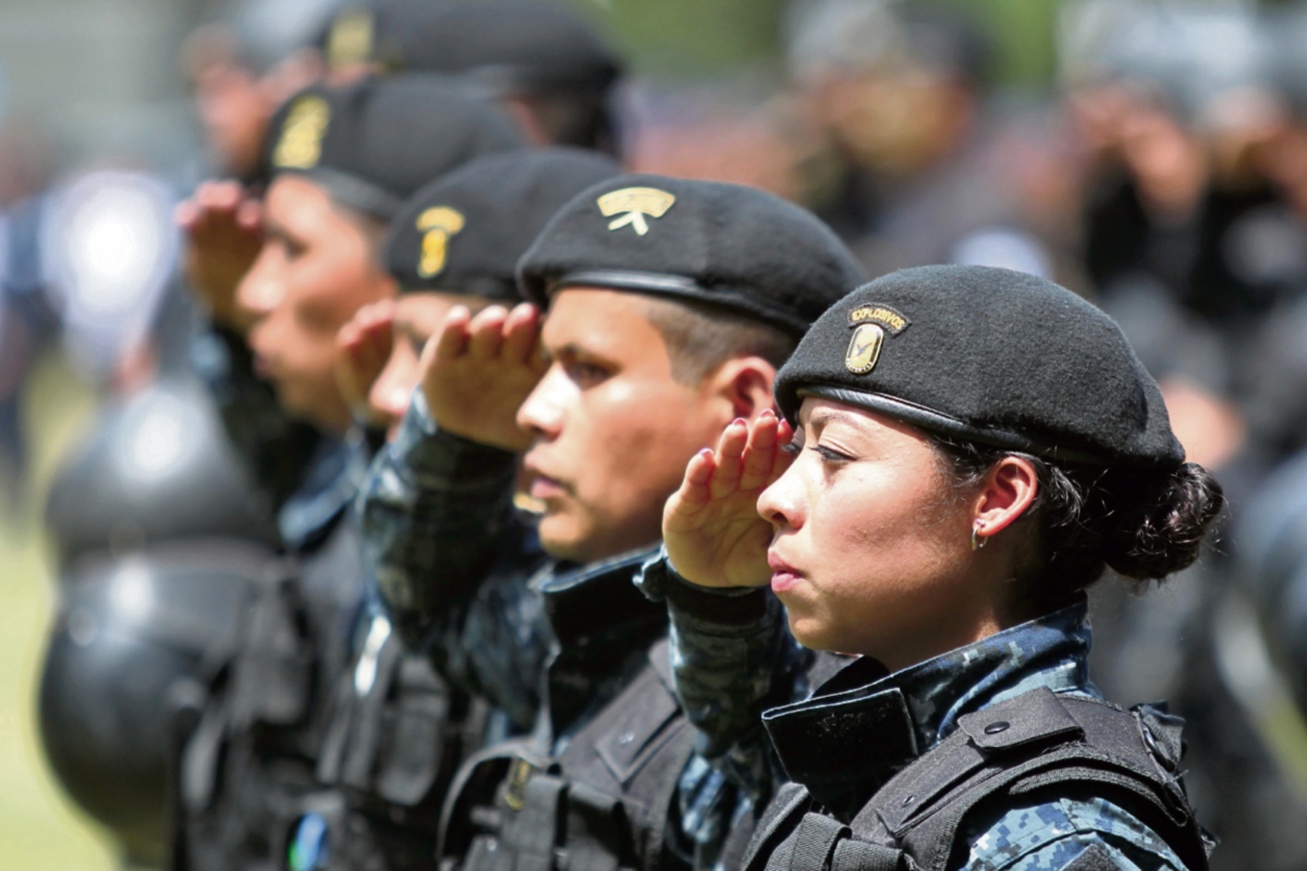 La Reforma de la Policía Nacional Civil es uno de los principales ofrecimientos que incluyen los presidenciables en sus planes de trabajo. (Foto Prensa Libre: Hemeroteca PL)