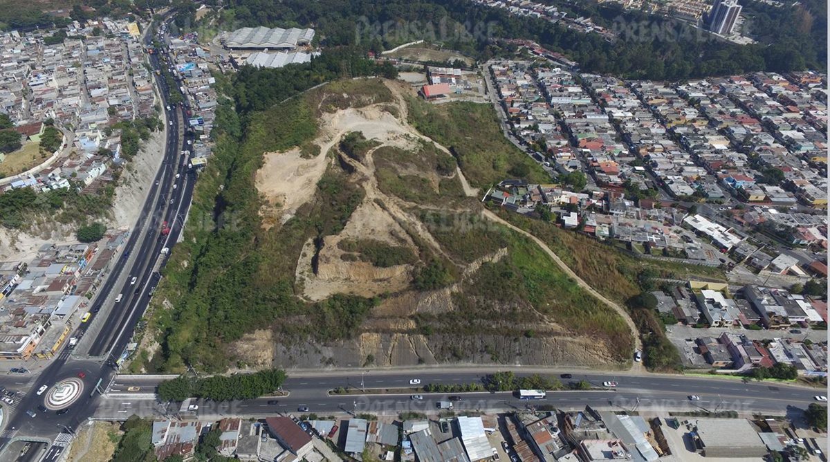 El terreno en el que se edificarán los apartamentos se ubica a 200 metros de la ruta al Atlántico, en la zona 17 capitalina. (Foto Prensa Libre: Álvaro Interiano)