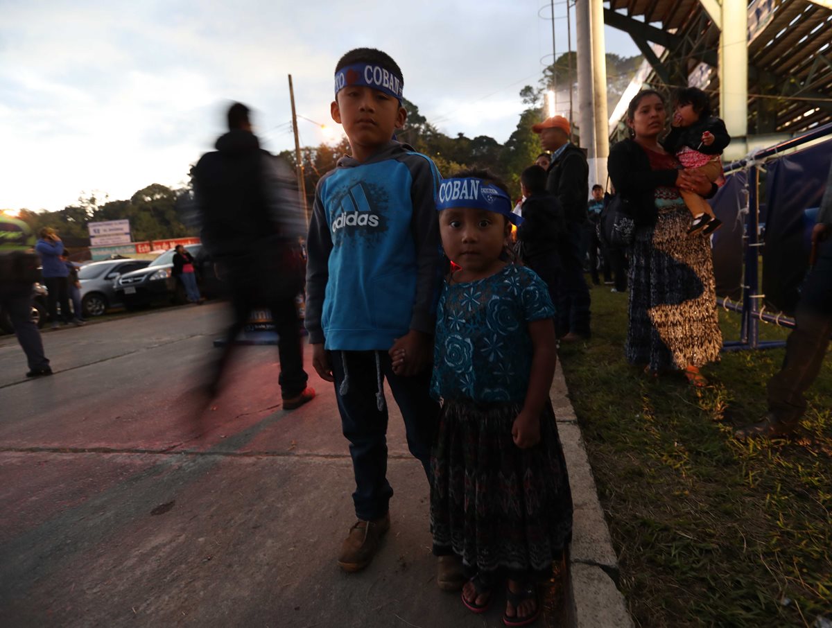 Los niños fueron los más ilusionados con el partido.