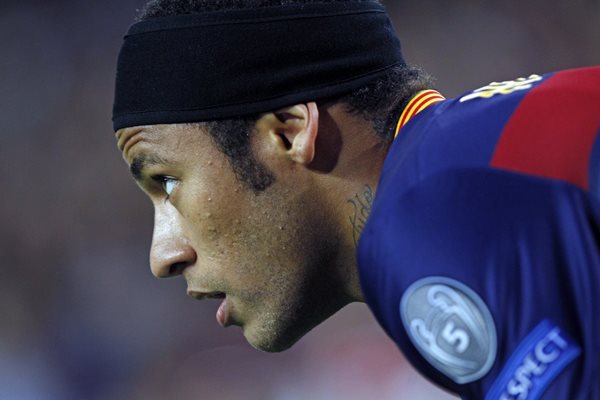 El delantero brasileño del FC Barcelona Neymar Da Silva, durante el partido frente al Bate Borisov de la cuarta jornada de la fase de grupos de la Liga de Campeones que se disputó ayer en el Camp Nou (Foto Prensa Libre: EFE)