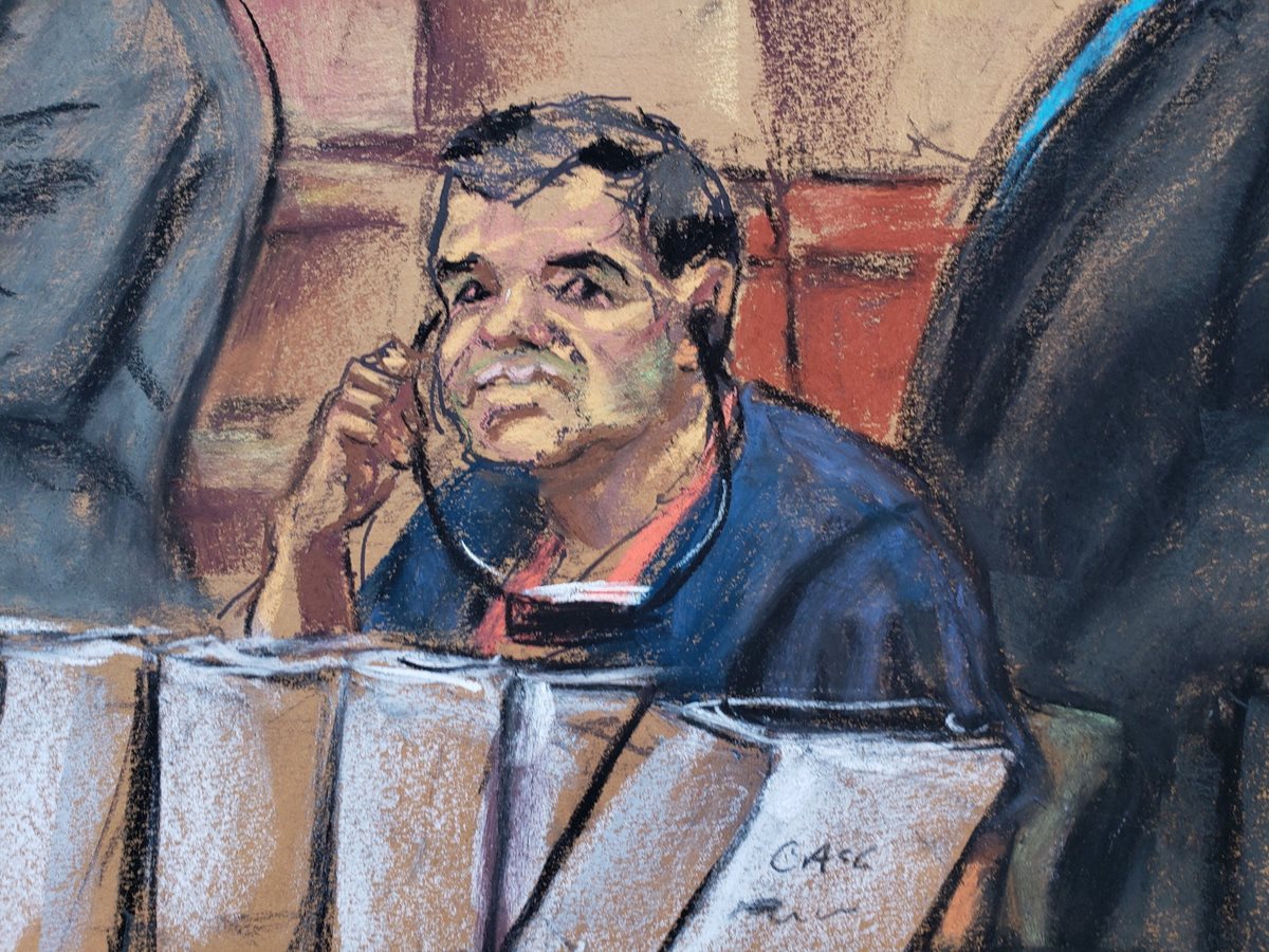 Dibujo realizado por la artista Jane Rosenberg de Joaquín el Chapo Guzmán durante su comparecencia esta semana. (Foto Prensa Libre: EFE)