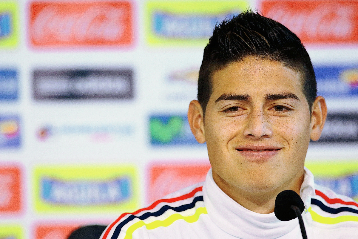 El jugador de la selección Colombia James Rodríguez compareció este lunes en conferencia de prensa. (Foto Prensa Libre: EFE)