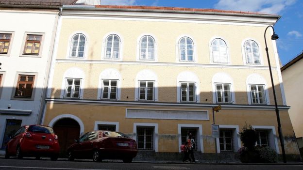 La casona en donde nació Hitler en 1889 aún genera ásperos debates en Austria. REUTERS