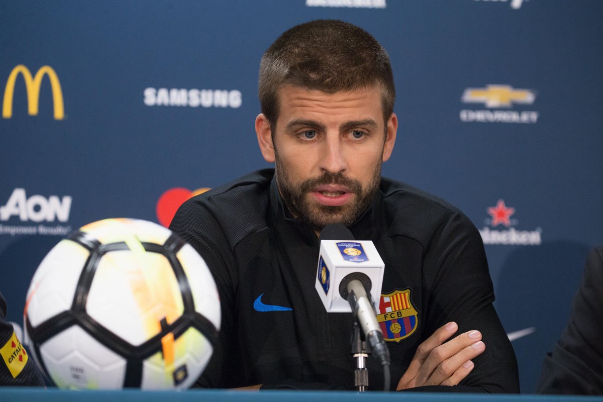 Piqué espera que Neymar siga en el Barcelona. (Foto Prensa Libre: EFE)