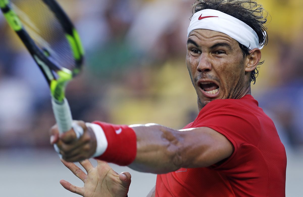 Rafael Nadal venció al brasileño Thomaz Bellucci en tres sets y avanzó a semis. (Foto Prensa Libre: AP).