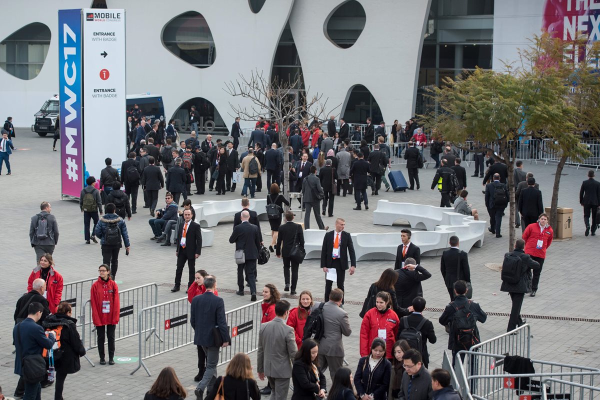 El MWC 2017 se celebra desde el lunes hasta el jueves en Barcelona, España. (Foto Prensa Libre: AFP).