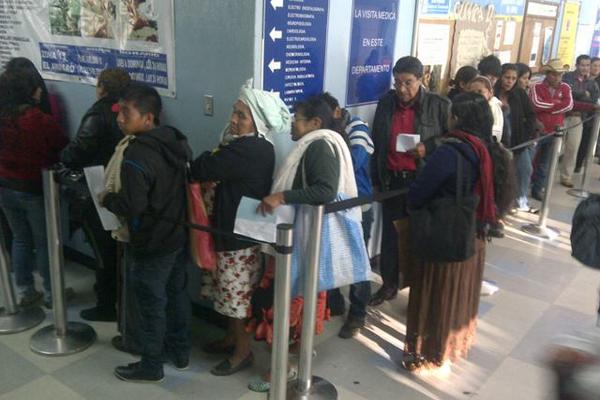 La consulta externa de los hospitales nacionales estará cerrado el viernes. (Foto Prensa Libre: HemerotecaPL)