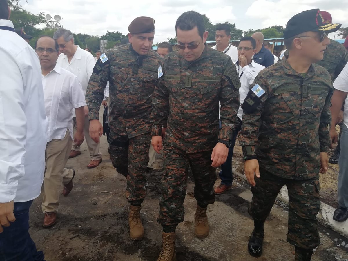 El recorrido del presidente Morales por la finca La Industria se realiza antes que se cumplan dos meses de la tragedia del Volcán de Fuego en Escuintla.