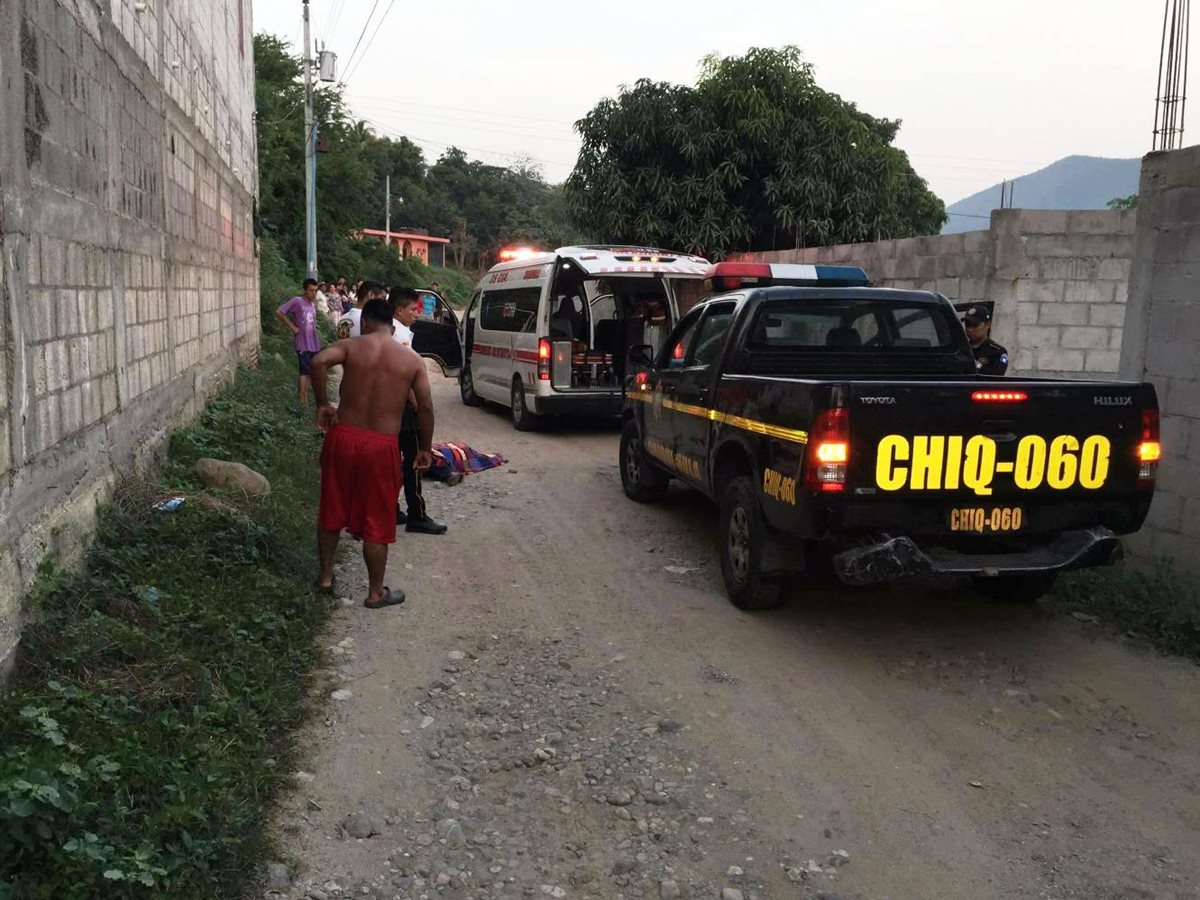 El profesor fue ultimado cuando se dirigía a la escuela donde laboraba.(Foto Prensa Libre: Mario Morales.)