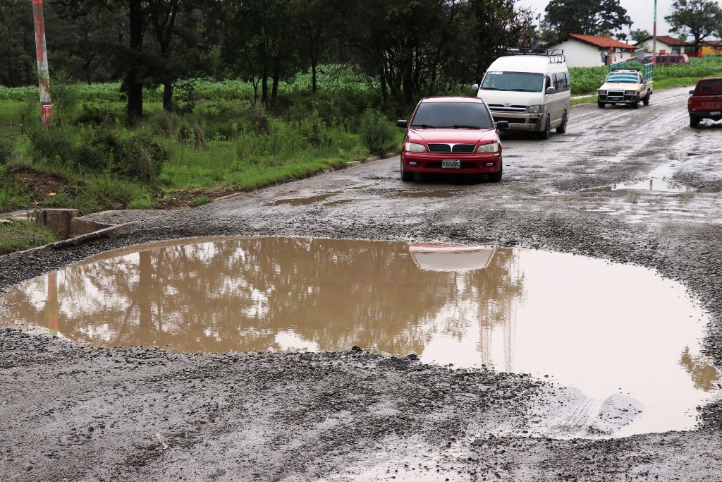 En el presupuesto faltan controles para la ejecución de fondos como el balastro y otras obras a cargo de los Consejos de Desarrollo, cuestionan parlamentarios. (Foto Prensa Libre: Hemeroteca PL)